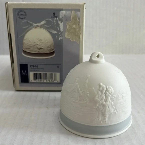 Lladro porcelain bell. Winter Bell. 1994.
Approximately 3” x 3” - Picture 1 of 5